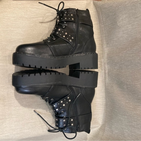 NASTY GAL Sz 38 Moto Style Studded Buckles Zipper Closure Ankle Vegan Boots NEW - Picture 3 of 9